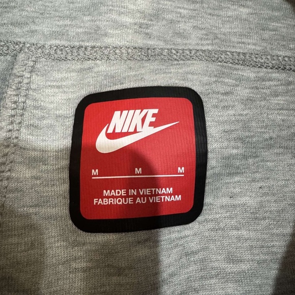 Nike tech pants - Picture 2 of 2